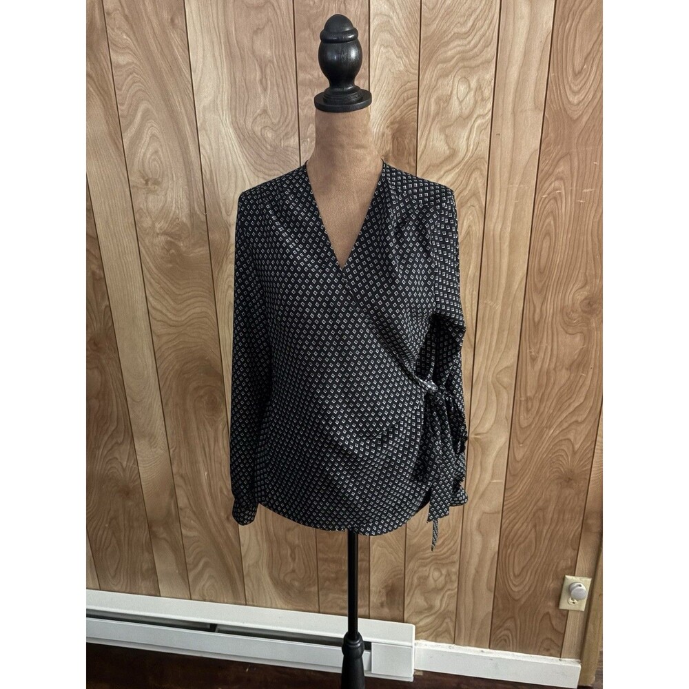 1901 Black‎ And White Pattern Wrap Style Top Size XS